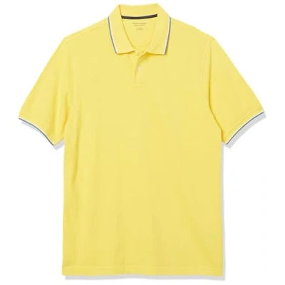 Abbildung von Amazon Essentials Herren Polohemd mit normaler Passform aus Baumwollpiqué (erhältlich in Big &amp; Tall), Gelb Twin Stripe, S