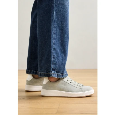 Abbildung von Gabor Damen Low Top Sneaker, Frauen Halbschuhe,straßenschuhe,Strassenschuhe,Freizeitschuhe,Turnschuhe,Laufschuhe,Pino/Weiss,38 EU / 5 UK