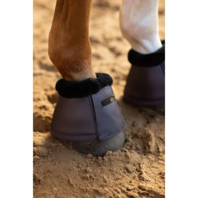 Abbildung von Equestrian Stockholm FW25 Dark Violet SpringglockenVerkauft von HypoStore