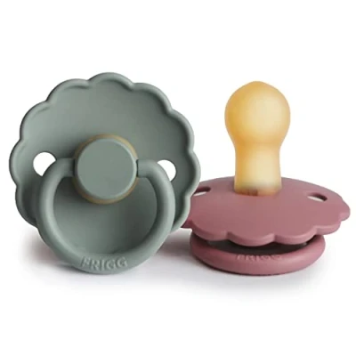 Abbildung von FRIGG Daisy Latex Schnuller Klassischer 2er Pack symmetrische Kirschform BPA frei Made in Dänemark Größe 1 (0 6 Monate), Dusty Rose/Lily Pad)