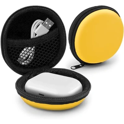 Abbildung von MyGadget Kopfhörer Aufbewahrung [ 8 x cm ] Mini Tasche Schutztasche Transport Box Zubehör für z.B. In Ear Case Ohrhörer Apple Airpods USB Sticks Gelb