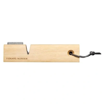 Abbildung von Fiskars Gartenpflege Set 1071898 Norden Axt und Messerschärfer