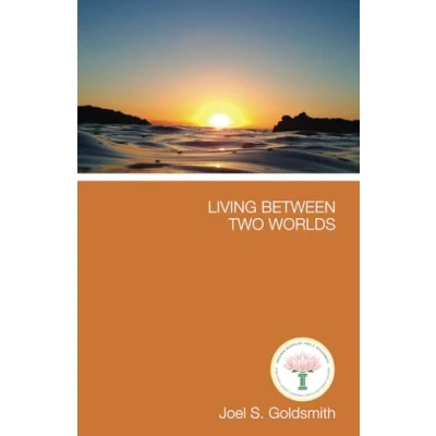 Abbildung von Living Between Two Worlds: See the Universe Both from within and without