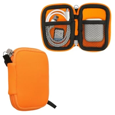 Abbildung von kwmobile in Ear Kopfhörer Tasche kompatibel mit Headphones Hülle Neopren Cover Case 6 x 9 cm Innenmaße Etui Metallic Silber