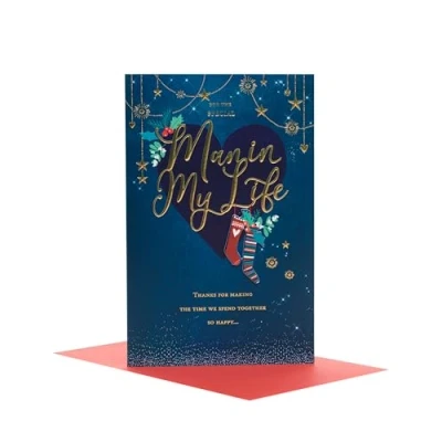 Abbildung von UK Greetings Weihnachtskarte für den besonderen Mann in meinem Leben Goldschriften Design, mehrfarbig, 165 mm x 254