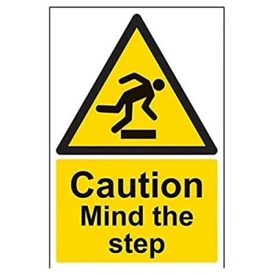 Abbildung von vsafety 63013 au s &quot;Caution Mind The Step&quot; Achtung General Zeichen, selbstklebend, Portrait, 200 mm x 300 mm, schwarz/gelb