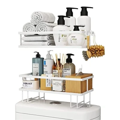 Abbildung von Badezimmerregal auf der Toilette. Organizer Klebstoffbasis WC mit Haken, um Schwämme oder Bürsten aufzuhängen. Toilettenballade zum Aufbewahren von Toilettenpapier und Badezubehör.