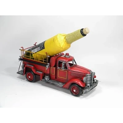 Abbildung von DynaSun Feuerwehrwagen Truck 2010E 8532 Rot 35cm aus Metall Flaschenhalter Flaschenständer, Vintage LKW Feuerwehr Truckmodell im Retro Style Oldtimer, handgefertigt mit realistischem Effekt