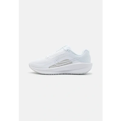 Abbildung von Nike Performance Downshifter 13 Laufschuh Neutral, Damen, Größe: 44.5, White/platinum tint Schuhe