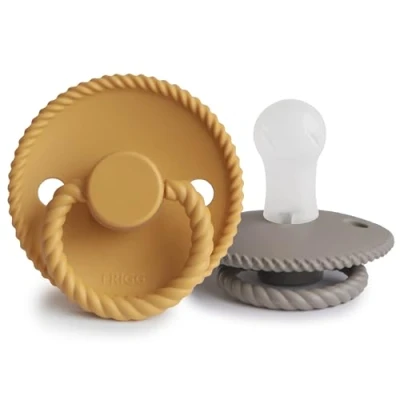 Abbildung von FRIGG Rope Silikon Schnuller 2 Packung Symmetrischer Sauger in Kirschform BPA frei Hergestellt Dänemark (Honey Gold/Portobello, Größe 1 (0 6 Monate))