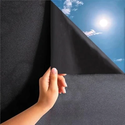 Abbildung von MARAPON® Fensterfolie selbsthaftend Blickdicht in schwarz [1.18x50 m] inkl. eBook mit Profitipps Verdunkelungsfolie hohem Sichtschutz Sichtschutzfolie statisch haftend ohne Lichtdurchlass