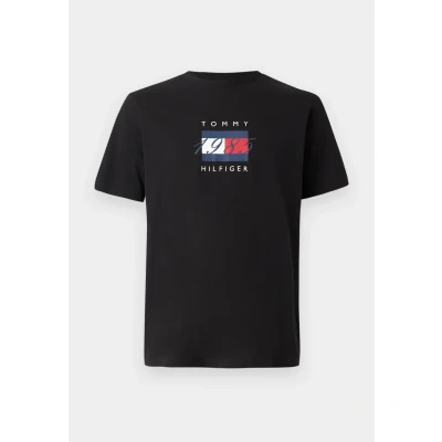 Abbildung von Tommy Hilfiger Linear FLAG Graphic TEE Unisex Tshirt print, Größe: XS, Black