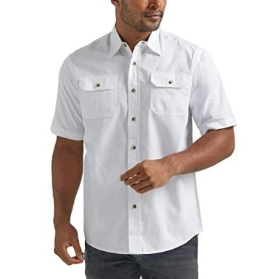 Abbildung von Wrangler Authentics Herren Short Sleeve Classic Woven Button Down Shirt, Helles Weiß, Mittel