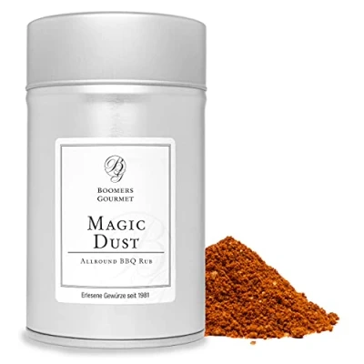 Abbildung von Boomers Gourmet Magic Dust Rub, BBQ Rub Gewürzmischung Leckere Grill Gewürzmischung, Pulled Pork zum Marinieren von Fleisch und Spareribs Gewürzdose 11,5 cm 130 g