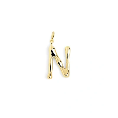 Abbildung von SINGULARU Charm Letter XL Gold Anhänger Initial aus Messing mit 18kt Vergoldung Buchstabe A Z Kombinierbar Halskette Damenschmuck N