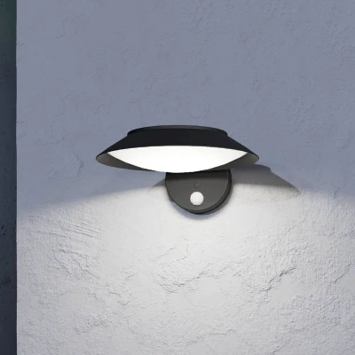 Abbildung von EGLO LED Wandlampe außen Cerrisi, Outdoor Solarlampe mit Bewegungsmelder, Außenlampe solar aus schwarzem Kunststoff, Außenbeleuchtung IP44