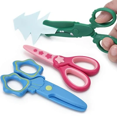 Abbildung von DealKits Kinder Sicherheit Schere, 3 Stück Kinderschere Papierschere Bastelschere Vorschule Kita Kindergarten Anfängerschere mit Kunststoffklinge, DIY Handwerk, Ideal für ab 2 Jahren