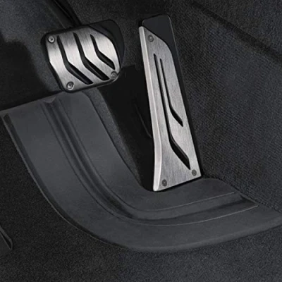 Abbildung von BMW M Performance Pedalauflagen Edelstahl. Für Fahrzeuge mit Automatikgetriebe (SA205) oder Sport (SA2TB).