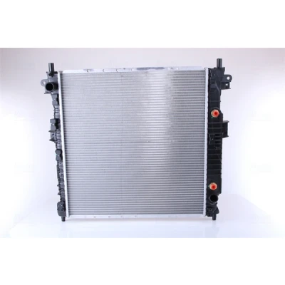 Abbildung von NISSENS 64326 Kühler, Motorkühlung Aluminium 555 582 28 Kühlrippen gelötet SSANGYONG: Actyon Sports I Pickup, Kyron