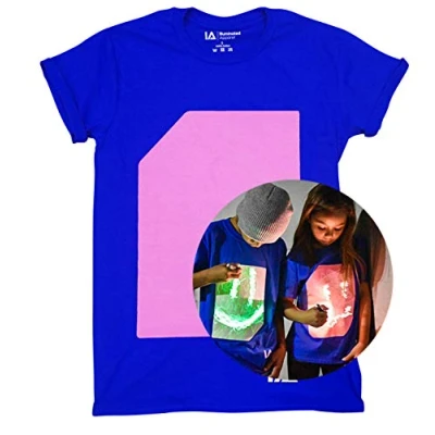Abbildung von Illuminated Apparel Leuchtet Im Dunkeln Interaktives Leucht T Shirt (Blau/Rosa, 9 11 Jahre)
