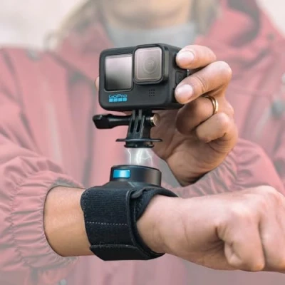 Abbildung von SUREWO Magnetische Schnellverschluss Handgelenkschlaufe, kompatibel mit Go Pro Hero 13/12/11/10/9/8/7//6/5, schwarz, DJI Osmo Action 5 Pro/4/3/2, Insta 360 ONE R, Akaso/Campark und mehr