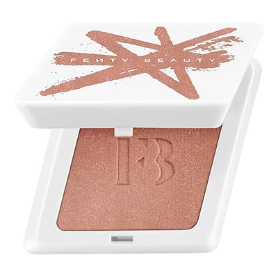 Abbildung von Fenty Beauty Cheeks Rouge In Puderform suede Powder Blush Shimmer Champa