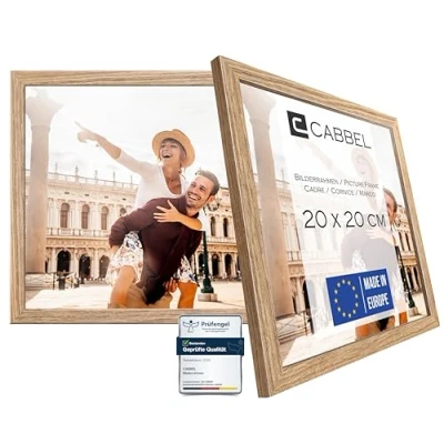 Abbildung von CABBEL Doppelpack (2er Set) Bilderrahmen 20x20 cm, Eiche, stabiles MDF Holz Rahmen, bruchsicherem Plexi Glas, zum Aufhängen &amp; Aufstellen, ideal für Fotos/Bilder/Collage