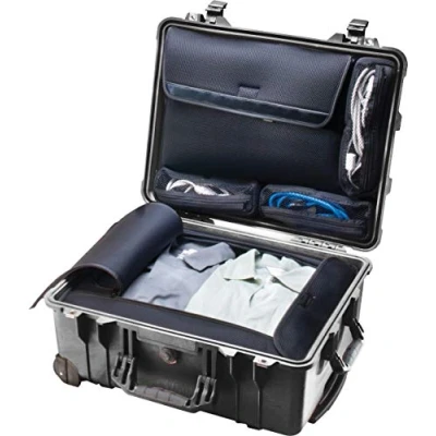 Abbildung von Peli 1560LOC Schutzkoffer Mit Trennwand Set, IP67 Wasser und Staubdicht, 44L Volumen, Schaumstoffeinlage (Anpassbar), Schwarz