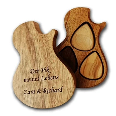 Abbildung von Personalisiertes Case aus Holz in Form Einer Gitarre für Plektren mit Wunschgravur Dein Name Text Plektrenhalter Aufbewahrung Box Plektrum (Case 9 Plektren)