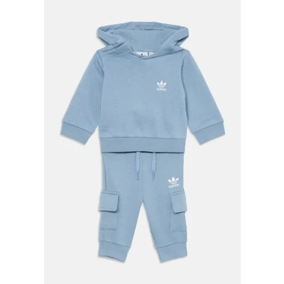 Abbildung von adidas Originals Trainingsanzug &quot;HOODIE SET&quot;, (2 tlg.)