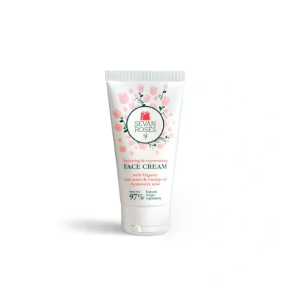 Abbildung von Feuchtigkeitscreme Gesichtscreme mit Rosenwasser Seven Roses 50ml
