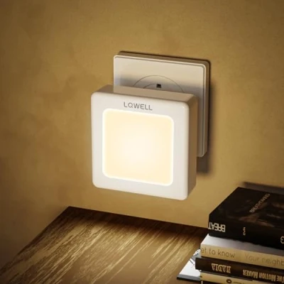 Abbildung von LQWELL LED Steckdosenleuchte Nachtlicht Steckdose Faltbar mit Dämmerungssensor, Nachtlampe Einstellbare Helligkeit, fest integriert, Automatisch Steckdosenlicht, Orientierungslicht Warmweiß, Bewegungsmelder, 1/2/3 Stück Kinder