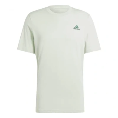 Abbildung von adidas Sportswear Essentials Single Embroidered Small LOGO Tshirt basic, Herren, Größe: Large, Linen green