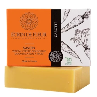 Abbildung von Écrin De Fleur Bio Karottenseife, Frischem Karottensaft, Überfettung 5% mit Tamanuöl, Kaltsiederverfahren, Handgefertigt, Unparfümiert, 1x90g