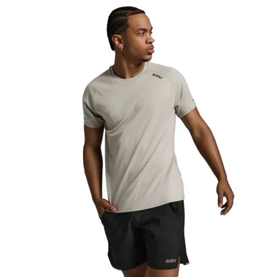 Abbildung von 2XU Aero Tee S Grau