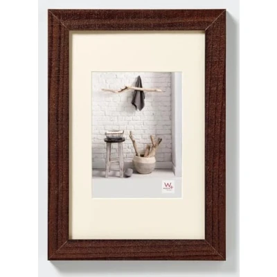 Abbildung von walther design Bilderrahmen nussbaum 10 x 15 cm mit Passepartout, Home Holzrahmen HO015N