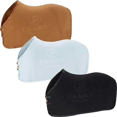 Abbildung von Eskadron Platinum Abschwitzdecke Fleece Stamp Cognac S