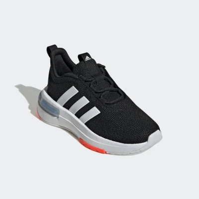 Abbildung von adidas Sportswear RACER TR23 KIDS Sneaker Design auf den Spuren des NMD