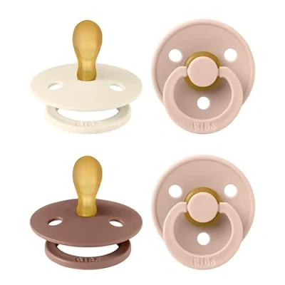Abbildung von BIBS Colour Symmetrical Schnuller 4er Pack, BPA frei Dummy Schnuller, Symmetrischer Nippel. Naturkautschuk/Latex, Hergestellt in Dänemark. 0 6 Monate (2er Pack), Blush Mix