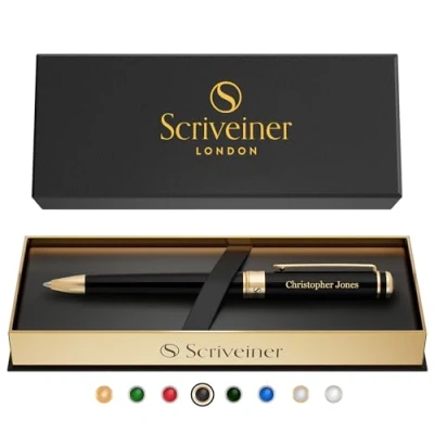 Abbildung von Scriveiner Personalisierter Stift Atemberaubender Luxus Tiefschwarzer Lack, Gold Finish, Schmidt Tinte, Bestes Graviertes Kugelschreiber Geschenkset, Custom Name Gravur