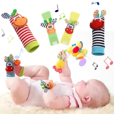 Abbildung von Vicloon Baby Rasseln Spielzeug, 4 Stück Handgelenk Und Socken mit Plüschtier Spiel, Weiche Stoff, Rasselsocken, Rassel Tiersocken für Kinder Jungen Mädchen 0 6 Monate
