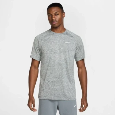 Abbildung von Nike Performance Stride Sport Tshirt, Herren, Größe: Large, Smoke grey/heather/reflective silver