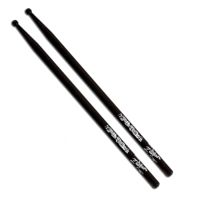 Abbildung von Zildjian ZASTBLK Travis Barker Signature Drumsticks Black Pack of 2