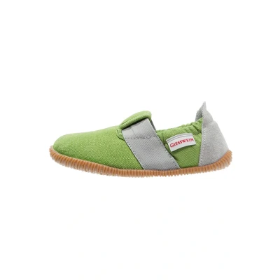 Abbildung von Giesswein SÖLL SLIM FIT Hausschuh für Kinder, Größe: 31, Gras Schuhe