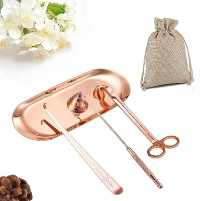 Abbildung von QeeHeng Kerzenlöscher Dochtschneider mit Tablett, 4 in 1 Kerzenflammenstopper, Kerzenzubehör, Werkzeug, Set, Edelstahl (Roségold)…