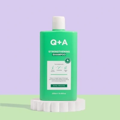 Abbildung von Q+A Strengthening Shampoo 250 ml