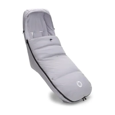 Abbildung von Bugaboo Performance Winter Fußsack für die kalte Jahreszeit und extremes Wetter, unverzichtbares Kinderwagen Zubehör mit Kapuze, Schuhabdeckung Zwei Wege Reißverschluss, Fußwärmer in Misty Grey