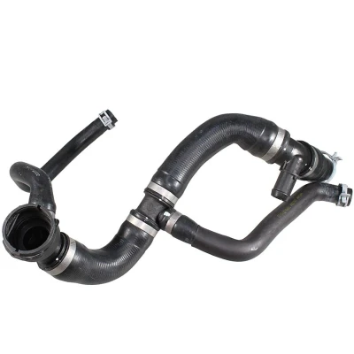 Abbildung von METZGER 2421584 Kühlerschlauch Motorkühler, links unten EPDM (Ethylen Propylen Dien Kautschuk) VOLVO: XC60 I, V70 3, S80 II