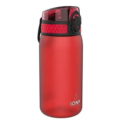 Abbildung von Ion8 Kinder Trinkflasche, 350ml, Auslaufsicher, Einhandöffnung, Sichere Verriegelung, Spülmaschinenfest, BPA frei, Tragegriff, Klappdeckel, Leicht zu Reinigen, Klimaneutral, Rot
