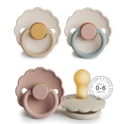 Abbildung von FRIGG Daisy Latex Schnuller 4&#039;er Packung Naturgummi BPA Frei Hergestellt in Dänemark Symmetrischer Sauger Kirschform (Floral Fusion, Größe 1 (0 6 Monate))